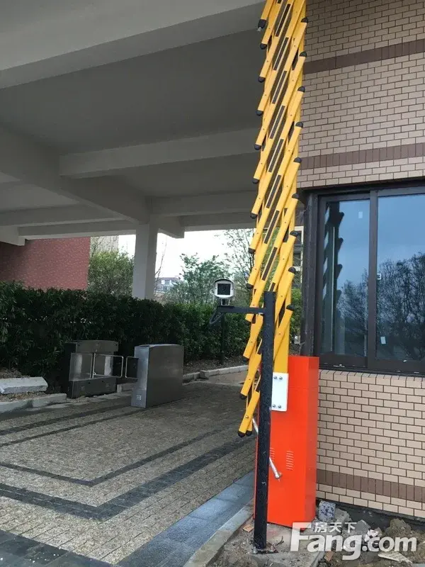 ½