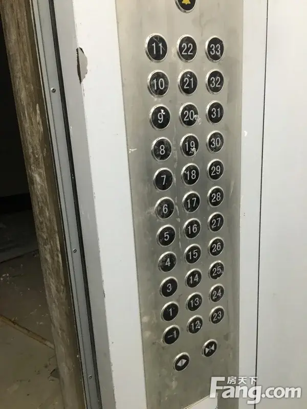 ½