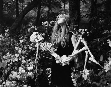 解决密室杀人案的真相居然是扔扔扔买买买!