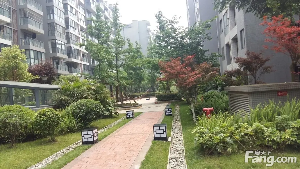 交大兰枫园4室1厅2卫东南朝向2200.00元/月出租