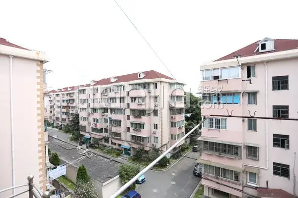 罗阳二村精装三房,小区中心位置,置换大房子,诚售
