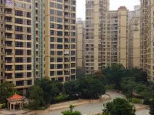 三期,四房两卫,房子保养好,产权清晰满五年