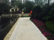 洋房,顶跃。带花园,带露台,使用面积200多平