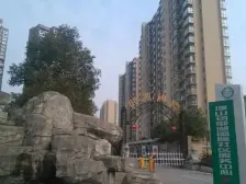 一线湖*景 采用英伦田园风建造 户型方正 适合居家!