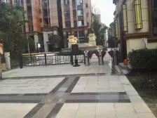 一楼花园洋房,住家精装,近轻轨,业主安心出售
