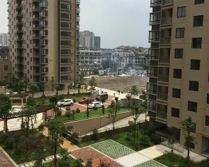 新东家园 老街边上的小高楼 房东急卖