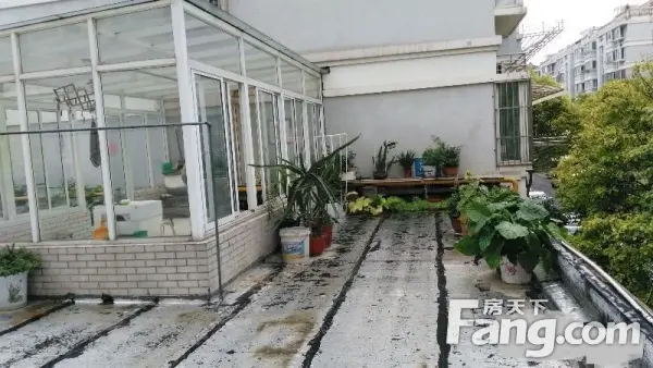 春晖花园精装3房140+8平拎包入住 二楼带超大