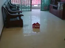 房子位置 好 在花园中间 安静宜居