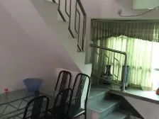 康湖大三房,位置靓近大门,保养好!