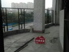 房子位置 花园中间 采光好 安静