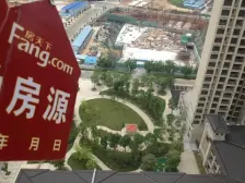 松山湖万象汇旁边的南北双阳台的大四房带车位,高楼层