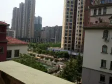 此房是精装房,通风好,小区绿化好,楼层不高出行方便