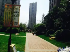 电梯复式,带大露台、毛坯,自己设计。