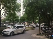 店长推荐:装修好从未住过人!中间楼层!全天采光!