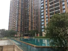 彩云湖旁正规四房 可以看到湖 视野好 配套齐全