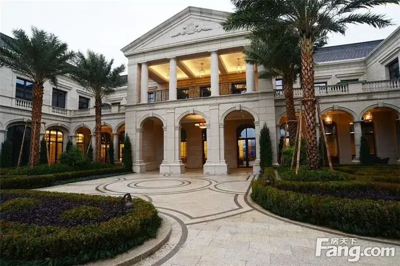 绿城两江御园售房部还是挺美的,拍了点照片回来,对小区有信心