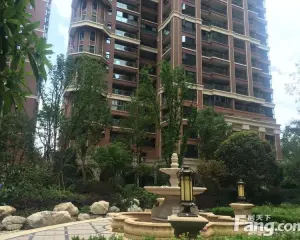 中德英伦世邦K区 4室2厅 西南