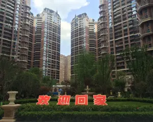 中德英伦世邦K区 4室1厅 东南