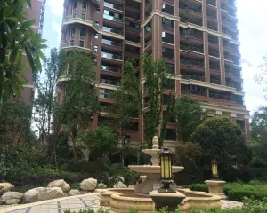 中德英伦世邦K区 4室2厅 西南