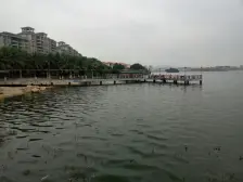 丰泰华园山庄 安静看小区4房 目前是带租约出售