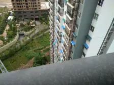 杨家坪商圈 轻轨两房精装修 有外阳台 业主诚心卖