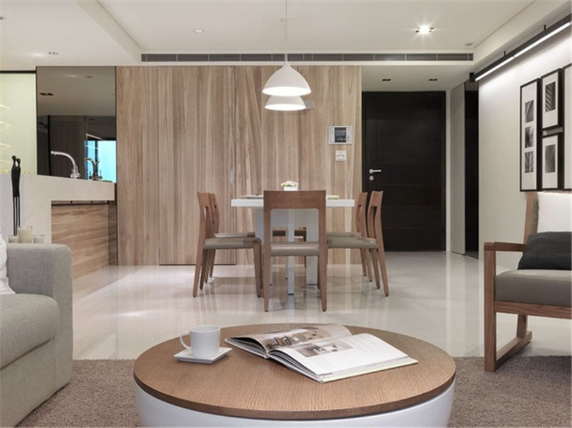 现代开放式厨房+布艺沙发，玻璃视听间尽享舒适
